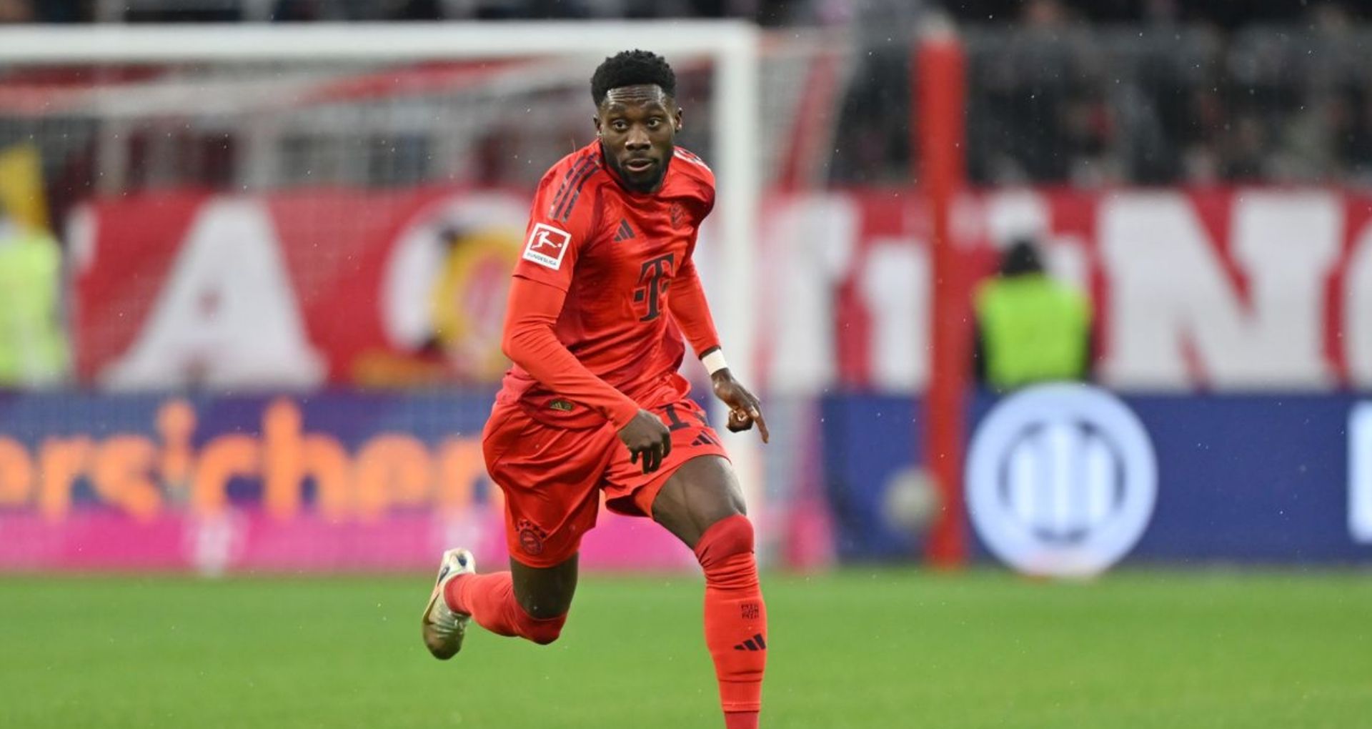 Kisah Perjalanan Alphonso Davies yang Menginspirasi