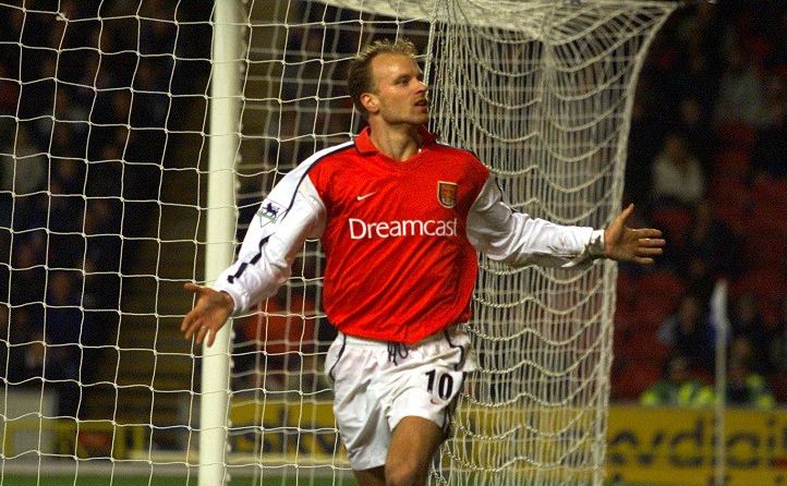 Dennis Bergkamp Sang Maestro Sepak Bola